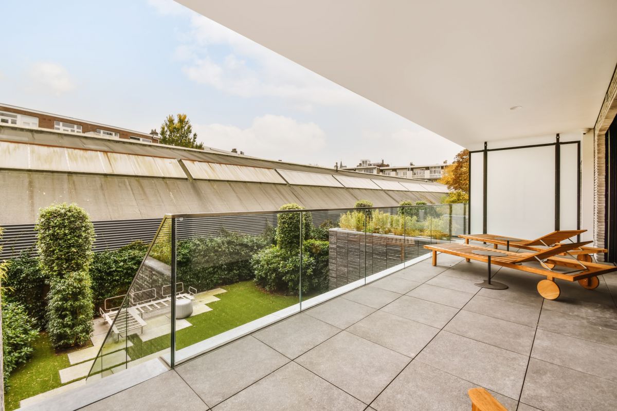 Veranda Tile Installation detail